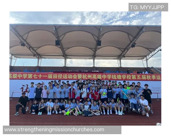 杭州足球队边路渗透战术解析与应用探讨 杭州足球队边路渗透战术解析与应用探讨