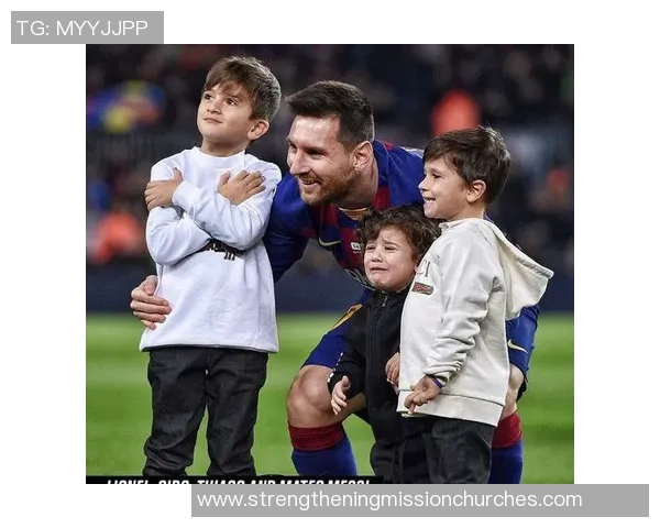 足球明星亲密瞬间大揭秘让你看尽他们的甜蜜互动与感人时刻 足球明星亲密瞬间大揭秘让你看尽他们的甜蜜互动与感人时刻