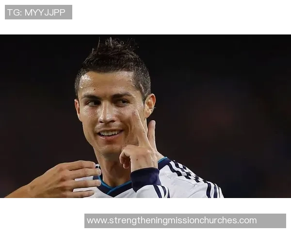 足球明星惊艳变脸瞬间合集让你领略球场魅力与风采 足球明星惊艳变脸瞬间合集让你领略球场魅力与风采