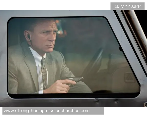 足球明星大破天幕杀机的传奇之路与荣耀瞬间揭秘 足球明星大破天幕杀机的传奇之路与荣耀瞬间揭秘